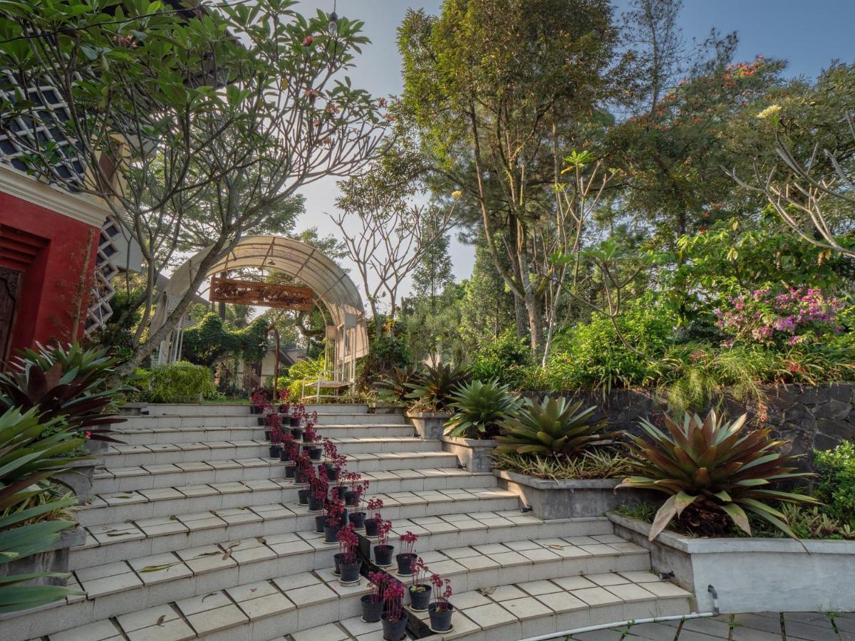 The Village Resort Bogor Eksteriør bilde