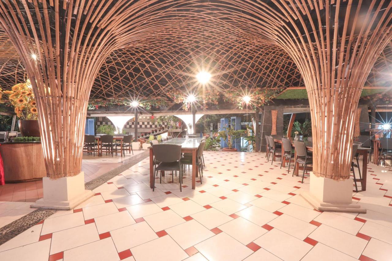 The Village Resort Bogor Eksteriør bilde
